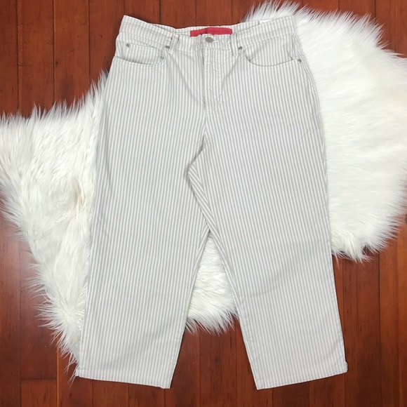Gloria Vanderbilt Vertical Pinstripe Crop Pants - Picture 1 of 8
